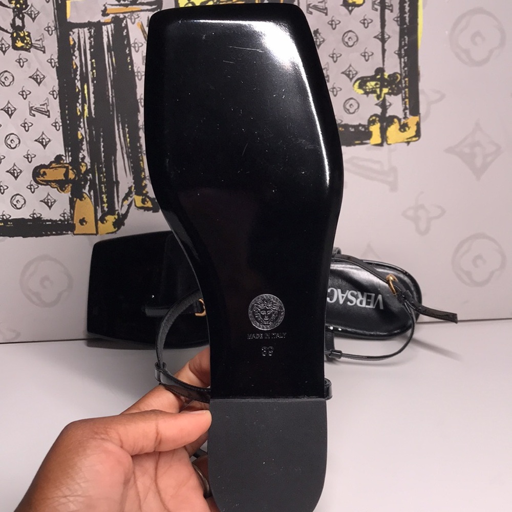 New Authentic Versace Women's Black Sandals - Picture 5 of 13